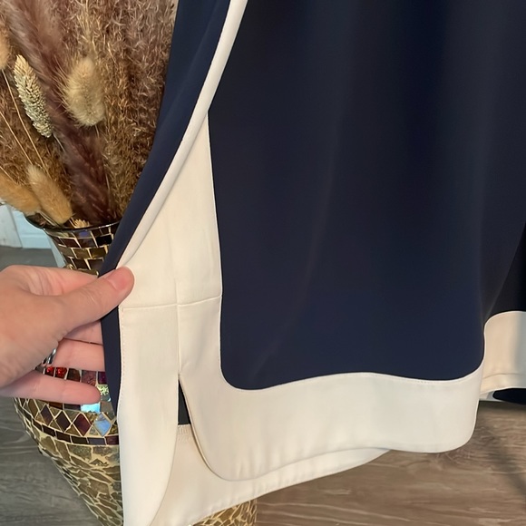 Women’s sophisticated and Taylor, V-neck navy/white sleeveless dress small - Picture 6 of 7